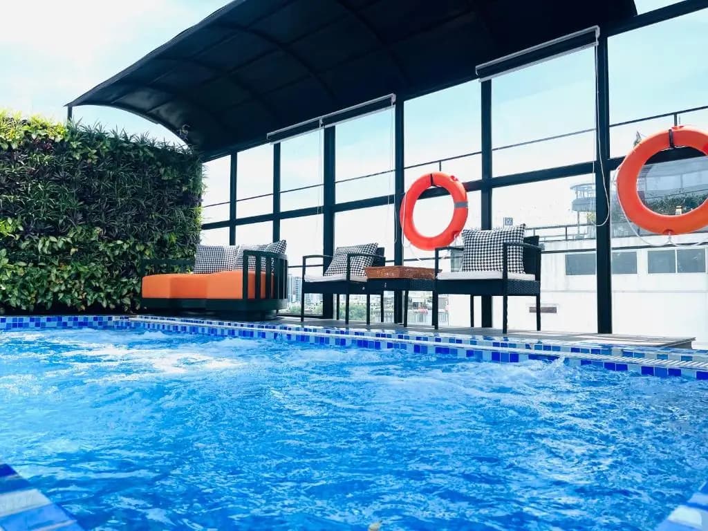 Shining Central Hotel & Spa
